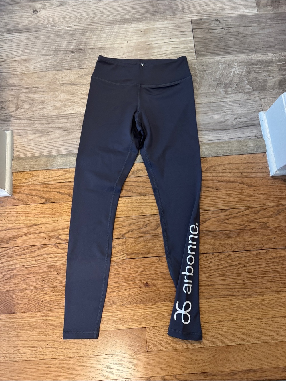 Arbonne dark gray leggings NWOT